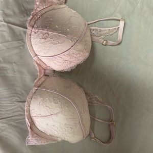 Victoria’s Secret very sexy push-up lace bra 34B